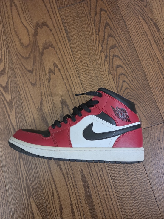 Nike Other - Nike Air Jordan 1 Mid Chicago Black Toe